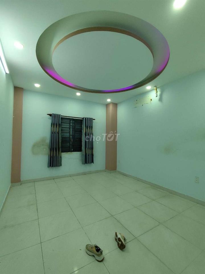 NHÀ 3 LẦU GIÁ RẺ HXH THÔNG, NGAY GẦN SÔNG VÀM THUẬT THÔNG RA TX 52