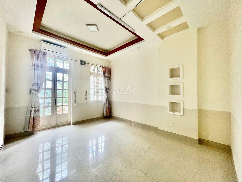 Cho thuê nhà 4 tầng 4mx17m, mt kinh doanh bông sao p5 q8. 19 triệu