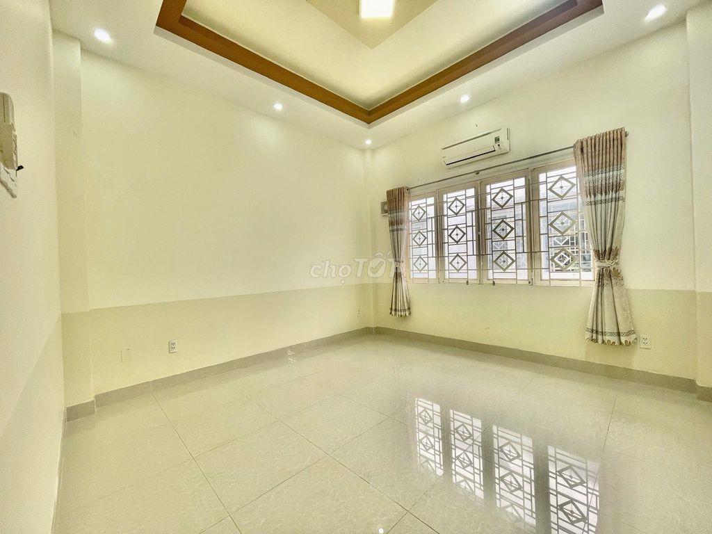 Cho thuê nhà 4 tầng 4mx17m, mt kinh doanh bông sao p5 q8. 19 triệu