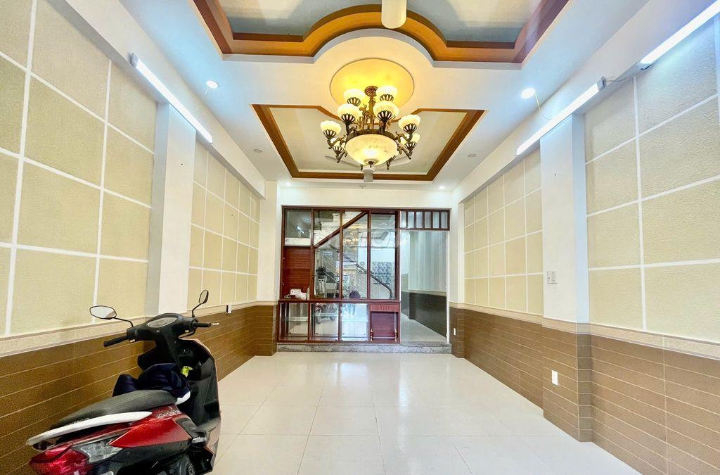 Cho thuê nhà 4 tầng 4mx17m, mt kinh doanh bông sao p5 q8. 19 triệu