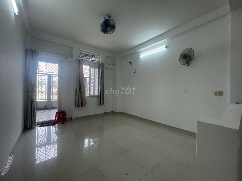 Cho thuê nhà 4 tầng, 4mx18m, mt đường 10m bến xe quận 8, 16 triệu