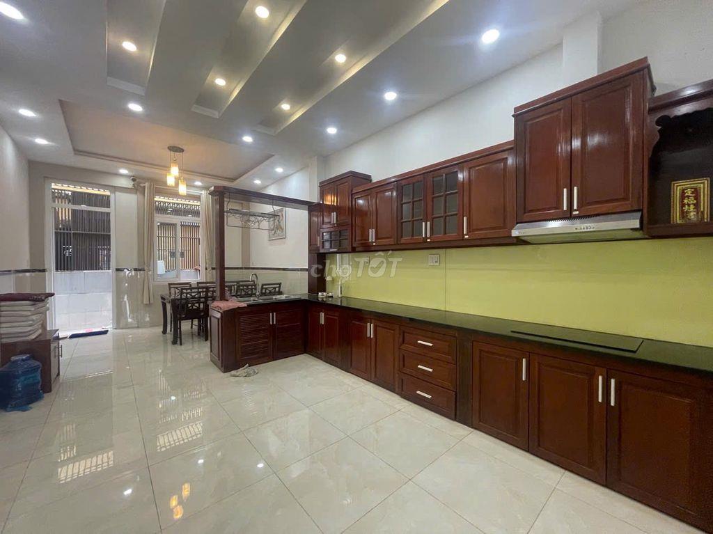 Cho thuê nhà 4 tầng, 4mx18m, mt đường 10m bến xe quận 8, 16 triệu