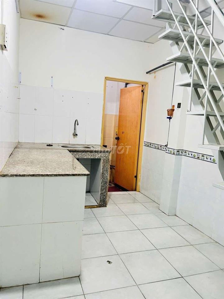 Nhà ngay Chợ Hiệp Bình Bán gấp DT 53m2 ngang 4m vuông vức Sổ hồng 