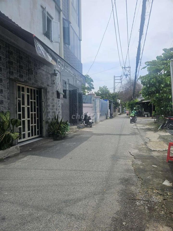 Nhà ngay Chợ Hiệp Bình Bán gấp DT 53m2 ngang 4m vuông vức Sổ hồng 