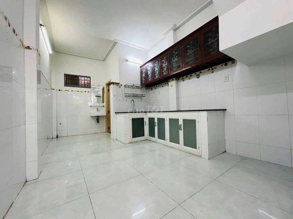 Nhà Phố Quốc Lộ 13 Đường số 4 có 2 tầng lâu Sổ hồng chính hoàn công