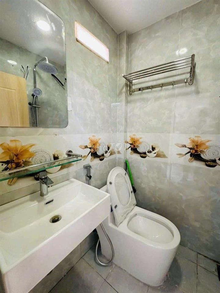 Nhà Phố Quốc Lộ 13 Đường số 4 có 2 tầng lâu Sổ hồng chính hoàn công