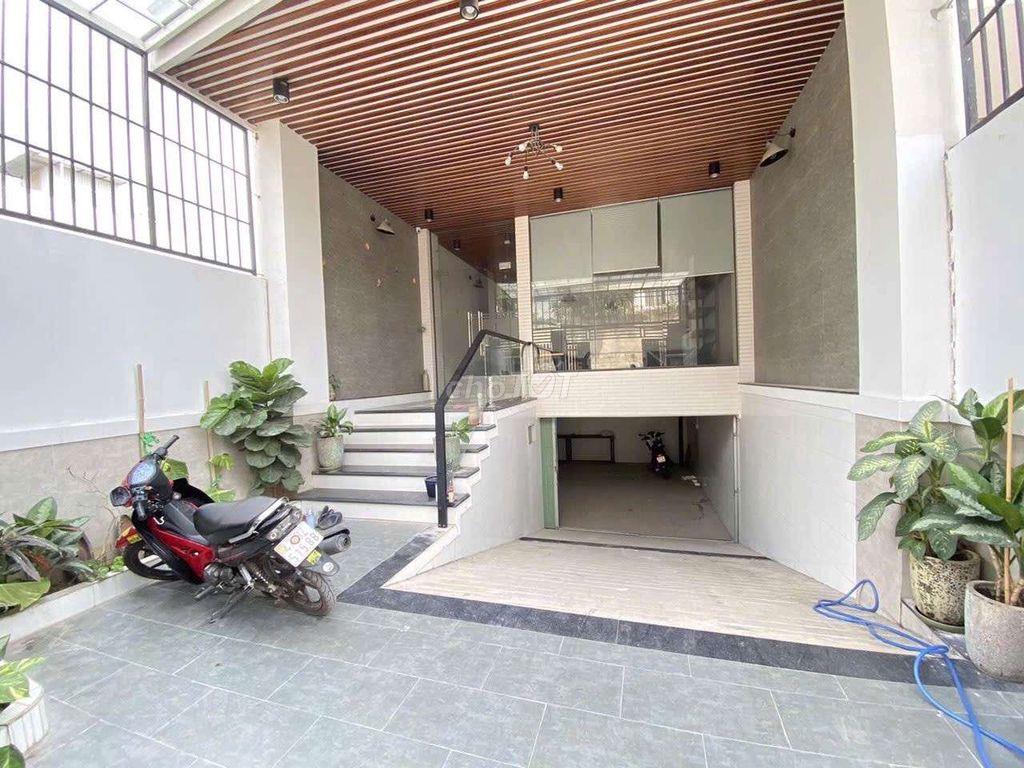 Nhà Phố 6 tầng ngay Ngã 4 Bình Phước chợ Đầu Mối Thủ Đức có hầm