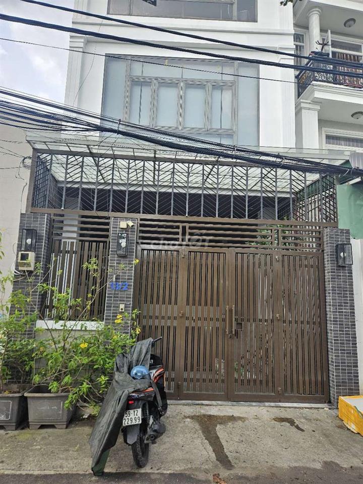 Nhà Phố 6 tầng ngay Ngã 4 Bình Phước chợ Đầu Mối Thủ Đức có hầm
