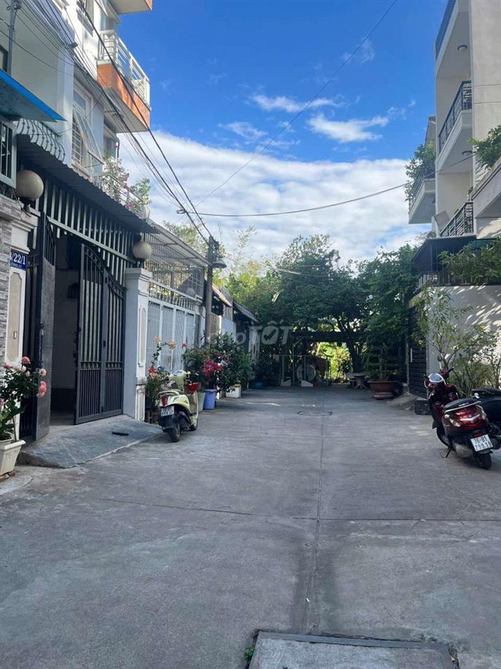 Bán Nhà Phố 4 tầnglâu Khu Bên Sông Phạm Văn Đồng Đường rộng7m Sổ hồng,