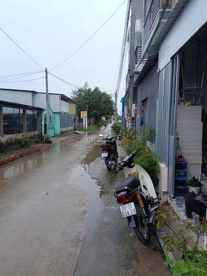cần bán nhà ở