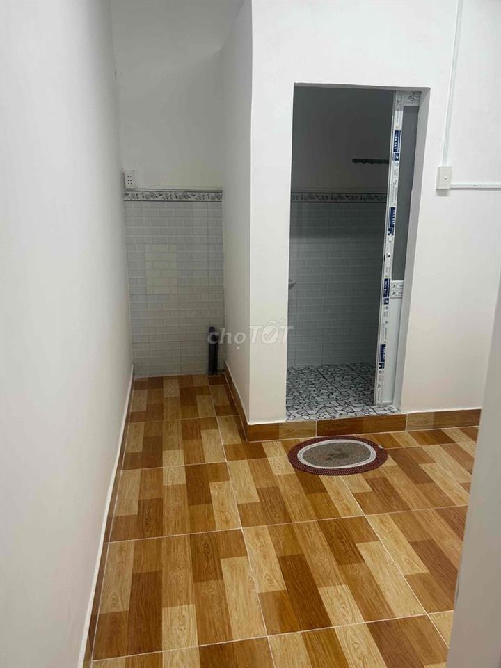 Cho thuê phòng trọ 3x15 mặt tiền hẻm (sân 7m, nhà 8m)
