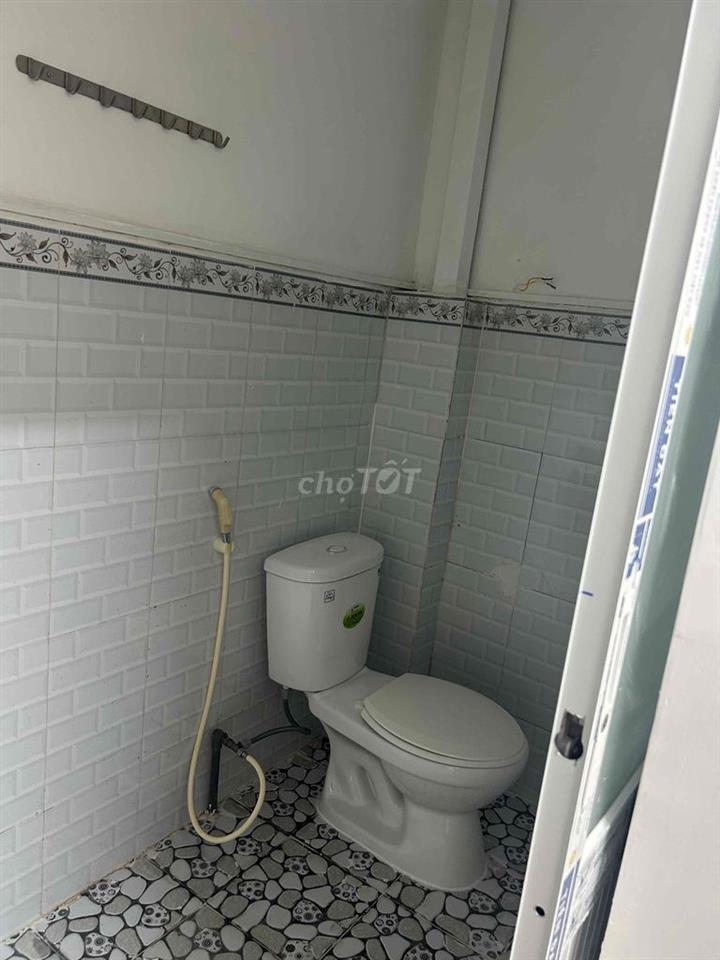 Cho thuê phòng trọ 3x15 mặt tiền hẻm (sân 7m, nhà 8m)