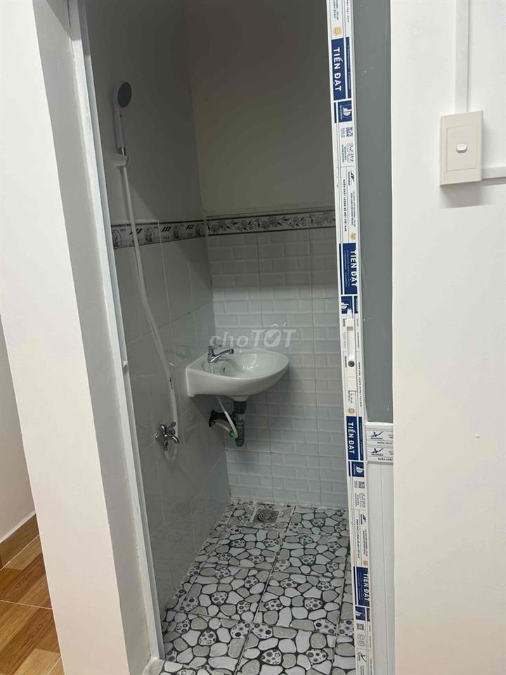 Cho thuê phòng trọ 3x15 mặt tiền hẻm (sân 7m, nhà 8m)