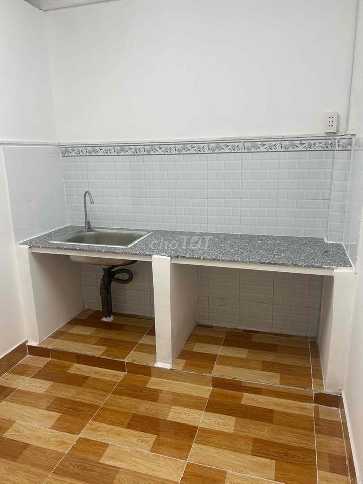 Cho thuê phòng trọ 3x15 mặt tiền hẻm (sân 7m, nhà 8m)