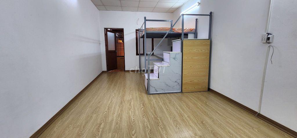 Cho thuê nhà riêng tại Ngõ 199 Lò Đúc, 8 triệu VND, 70m2,  chính chủ