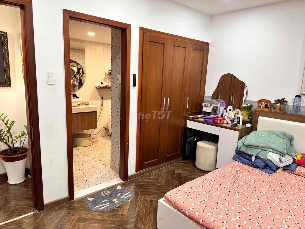 Bán căn hộ chung cư Giai Việt tầng trung