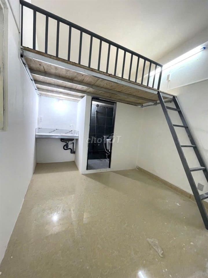 Phòng trọ giá rẻ gần Công viên Làng Hoa