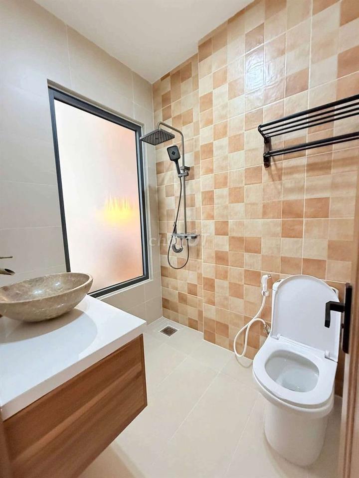 k408/9 nhà 3 tầng đủ tiện nghi