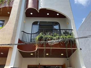 k408/9 nhà 3 tầng đủ tiện nghi