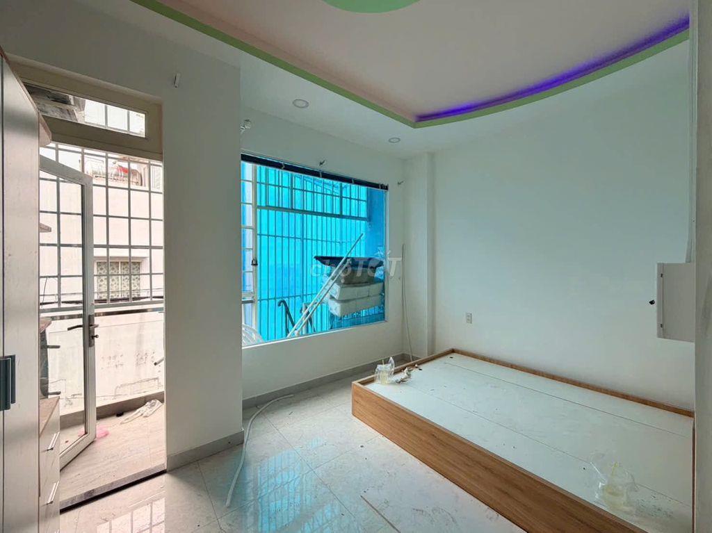 Phòng studio tách bếp full nội thất mới 100% khóa vân tay
