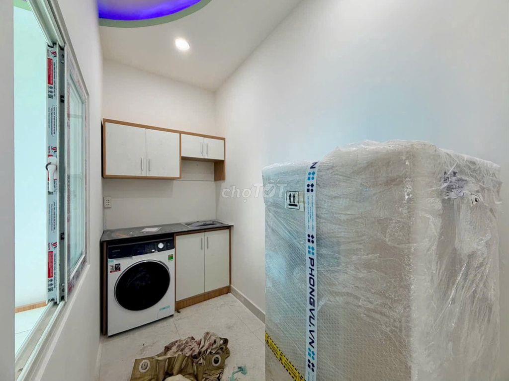 Phòng studio tách bếp full nội thất mới 100% khóa vân tay