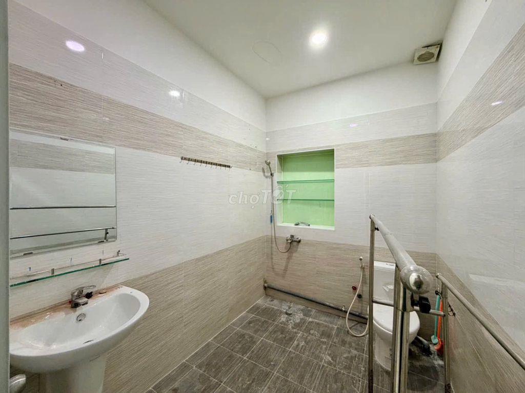 Phòng studio tách bếp full nội thất mới 100% khóa vân tay