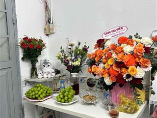 cho thuê share mặt bằng mặt tiền làm Nail, mi, gội tiệm có sẵn làm da