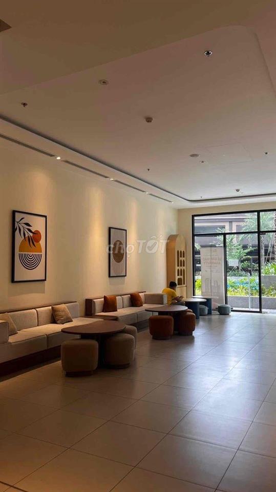 Tìm 1 hoặc 2 nữ ở ghép phòng master trong căn góc