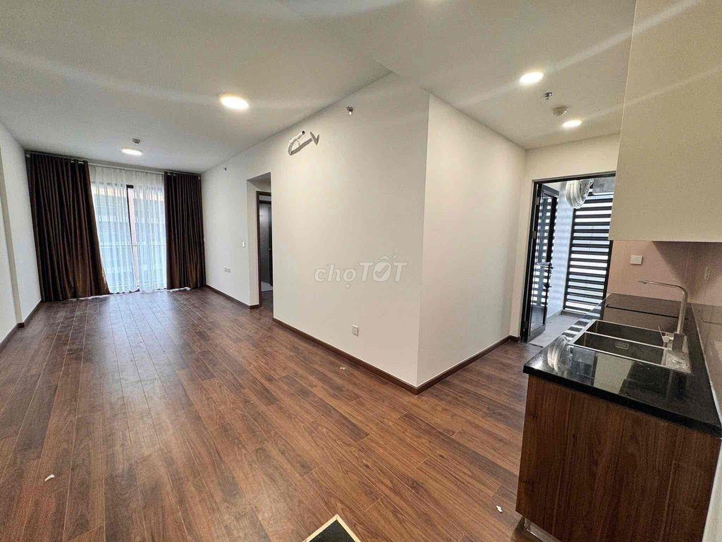Tìm 1 hoặc 2 nữ ở ghép phòng master trong căn góc