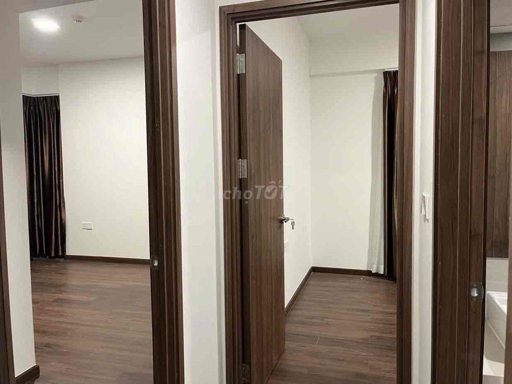 Tìm 1 hoặc 2 nữ ở ghép phòng master trong căn góc