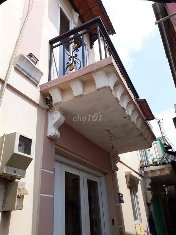 Cần cố nhà gấp