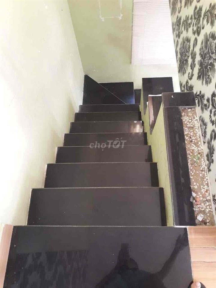 Cần cố nhà gấp