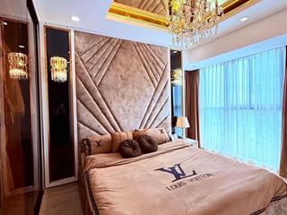 Emerald căn góc view hồ sinh thái + hồ bơi 2pn2vs full nội thất caocấp