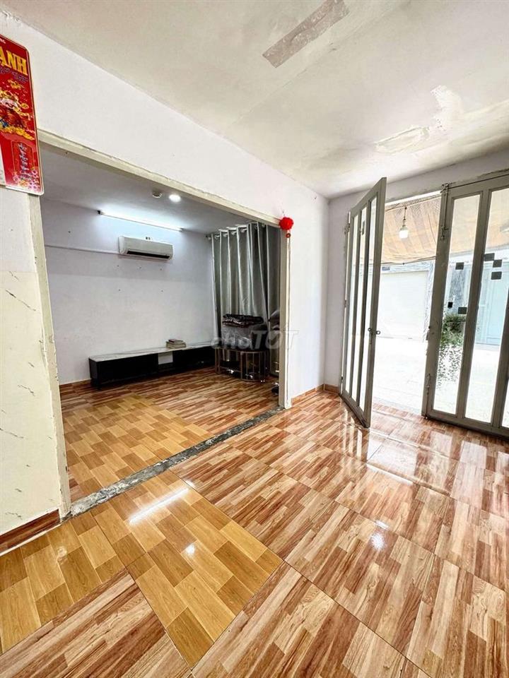 Nhà mặt tiền đường số 1 p16 có nội thất sẵn tiện