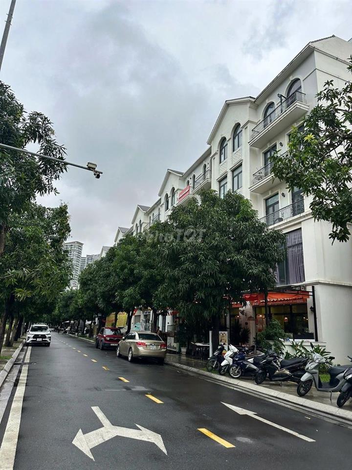 BÁN LIỀN KỀ THE MANHATTAN D9.14 – VINHOMES GRAND PARK