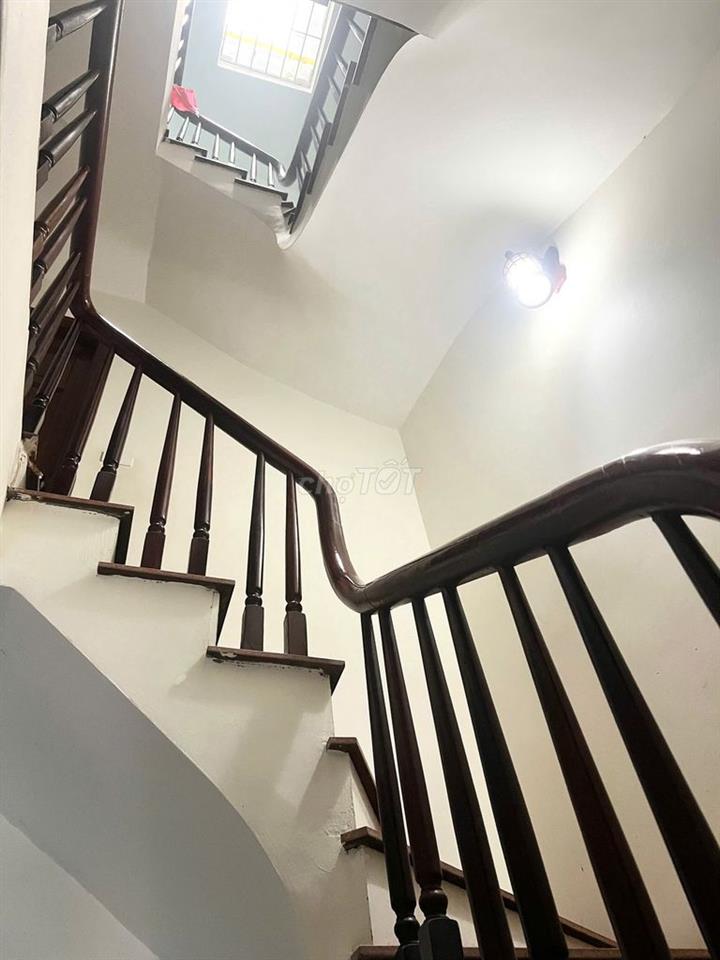 Bán nhà Bằng B Hoàng Liệt, 40.5m² x 5 tầng, ô tô vào nhà