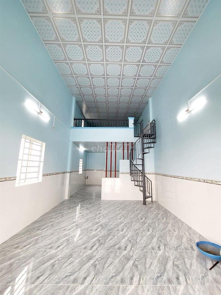 Bán đất tặng thêm nhà tại Đức Hòa, Long An