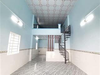 Bán đất tặng thêm nhà tại Đức Hòa, Long An