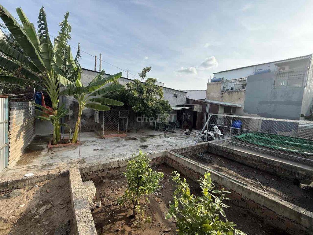 Bán chòi sân vườn giá rẻ thuộc xã Vĩnh Lộc B (Tân Vĩnh Lộc hiện tại)