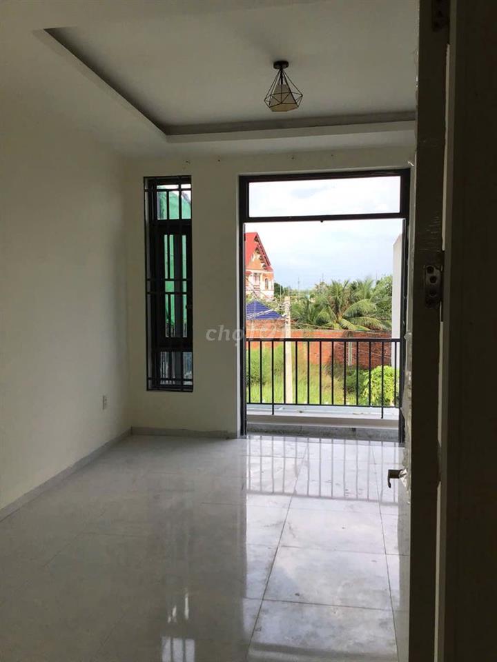 Bán nhà ở Cần Đước, Long An (nay là xã Tân Lân, Tây Ninh)