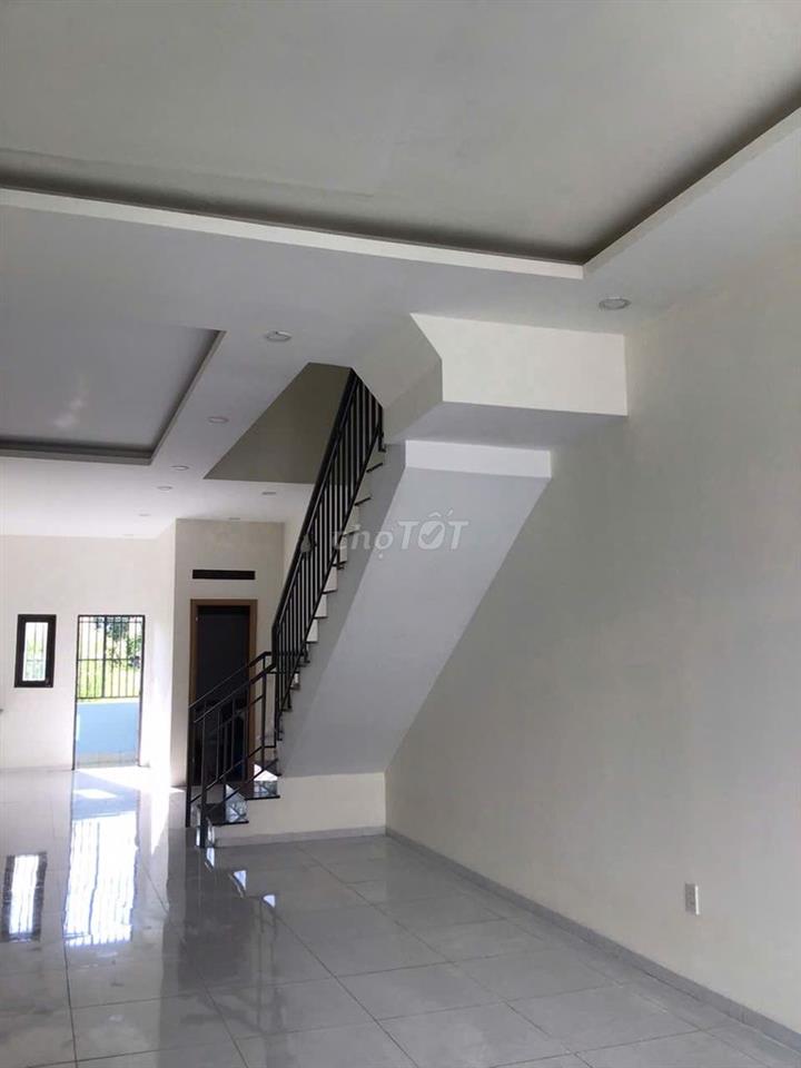 Bán nhà ở Cần Đước, Long An (nay là xã Tân Lân, Tây Ninh)
