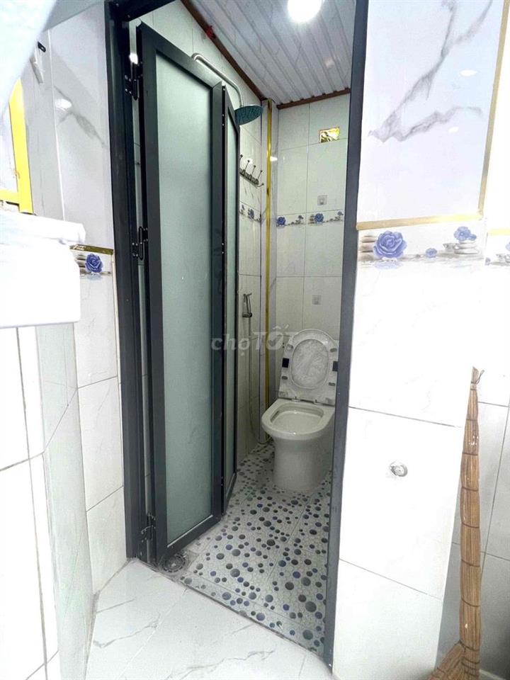NHÀ MINI HẺM 3M LẠC LONG QUÂN - 2 x 4.3 - 3 TẦNG CÓ SÂN THƯỢNG PHƠI ĐỒ