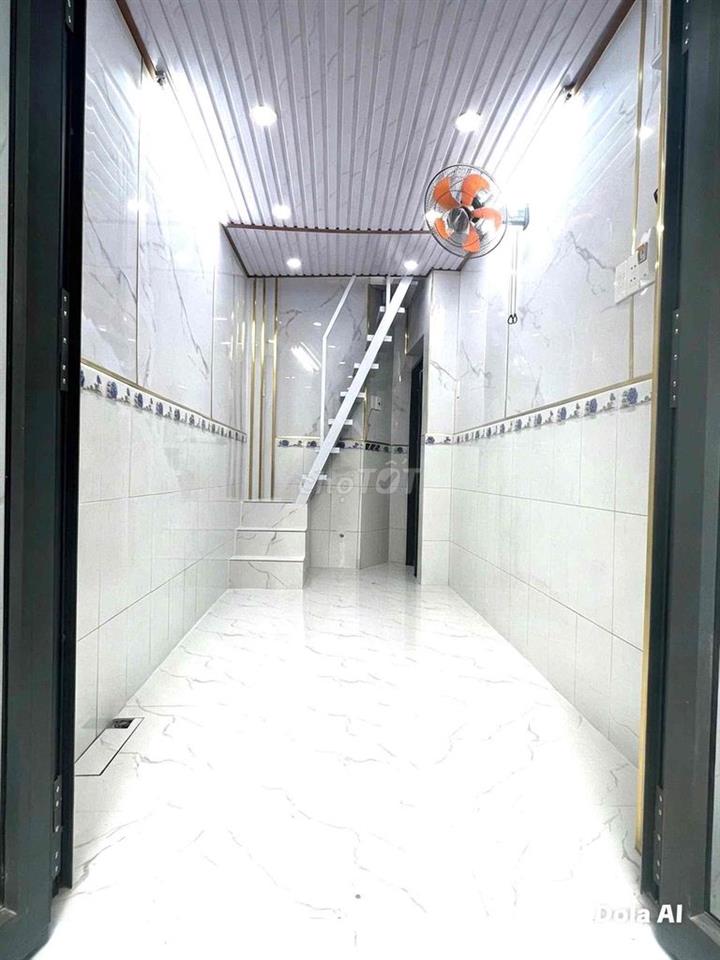 NHÀ MINI HẺM 3M LẠC LONG QUÂN - 2 x 4.3 - 3 TẦNG CÓ SÂN THƯỢNG PHƠI ĐỒ