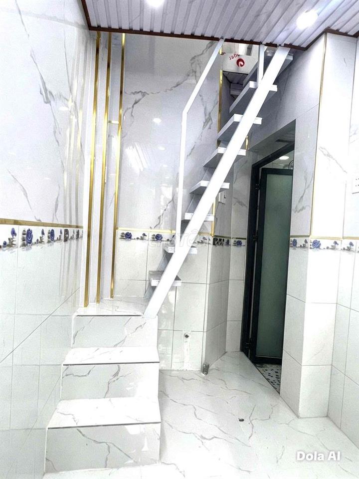 NHÀ MINI HẺM 3M LẠC LONG QUÂN - 2 x 4.3 - 3 TẦNG CÓ SÂN THƯỢNG PHƠI ĐỒ