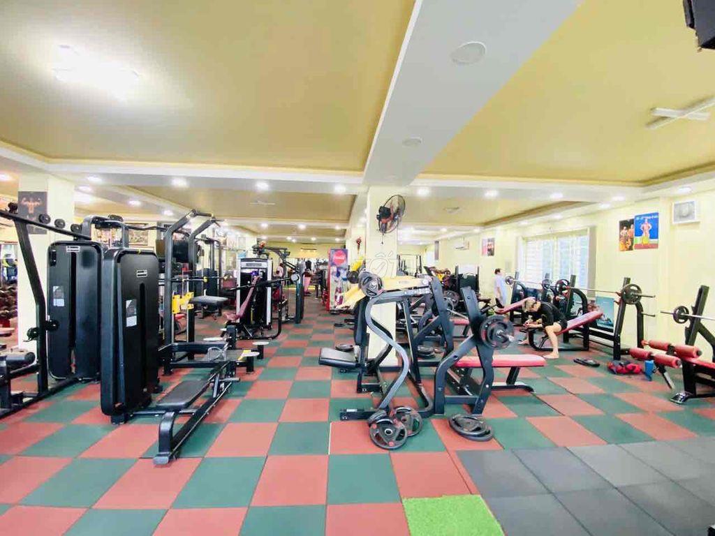 BÁN HOẶC CHO THUÊ TOÀ NHÀ ĐẸP NGÃ TƯ GA Q12