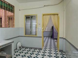 Cho thuê căn hộ chung cư Bàu Cát 1, đường Bàu Cát 6, P. Tân Bình. 