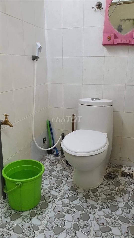 Cho thuê căn hộ chung cư Bàu Cát 1, đường Bàu Cát 6, P. Tân Bình. 