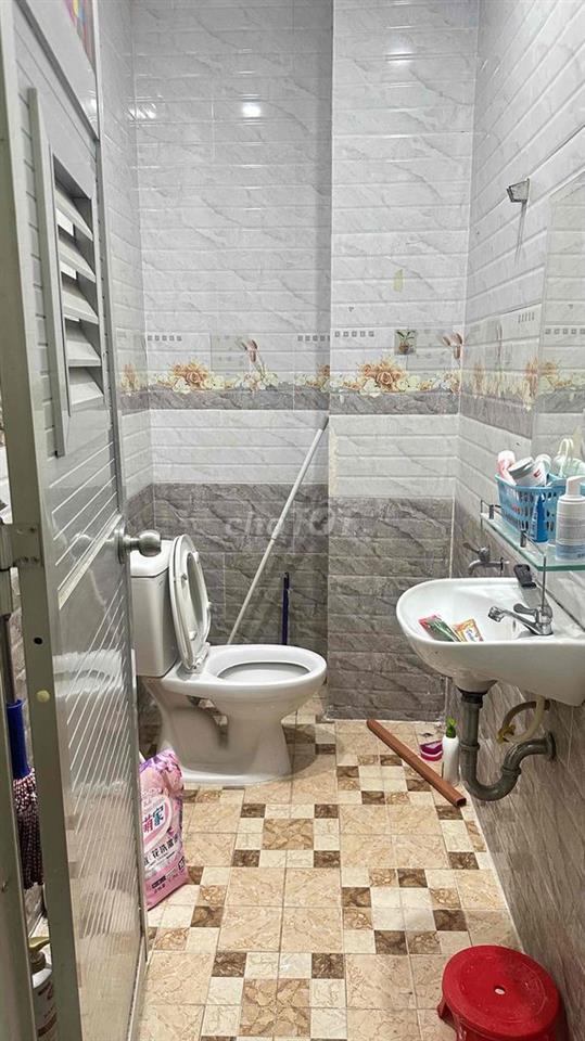 CHO THUÊ PHÒNG 35M² CỬA LỚN – TOILET RIÊNG – MÁY GIẶT – SÂN THƯỢNG PHƠ