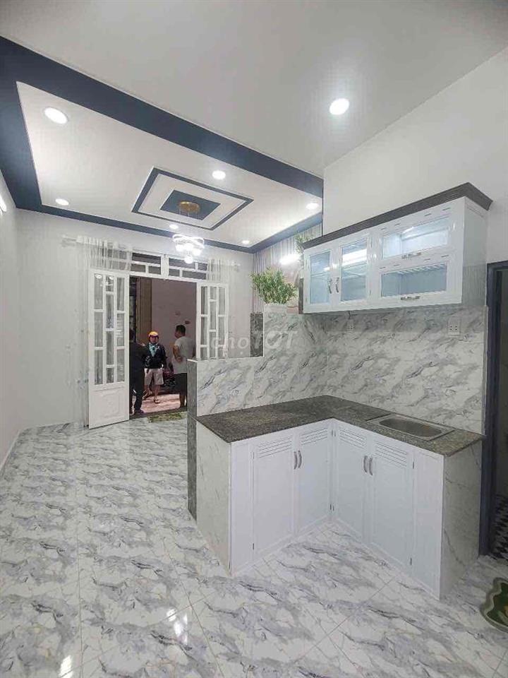 Bán nhà thoáng mát sạch sẽ hẻm 2 xe hơi tránh nhau thoải mái