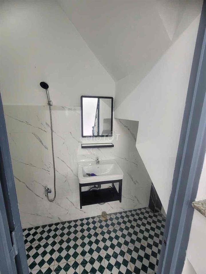 Bán nhà thoáng mát sạch sẽ hẻm 2 xe hơi tránh nhau thoải mái